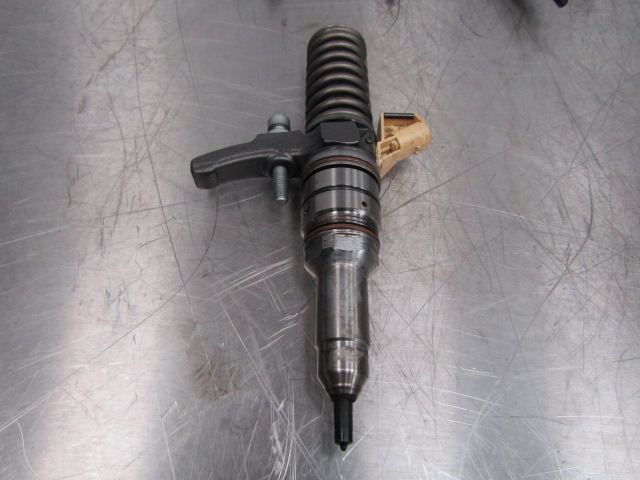 IVECO STRALIS CURSOR 10 INJECTORS P/NO 504287070/0414703008 - Système de carburant pour Camion: photos 2 IVECO STRALIS CURSOR 10 INJECTORS P/NO 504287070/0414703008 - Système de carburant pour Camion: photos 2