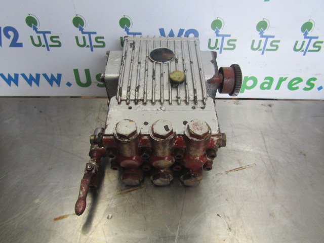 JOHNSTON VT650 HIGH PRESSURE WATER JETTING PUMP - Pompe à liquide de refroidissement pour Véhicule de voirie/ Spécial: photos 1 JOHNSTON VT650 HIGH PRESSURE WATER JETTING PUMP - Pompe à liquide de refroidissement pour Véhicule de voirie/ Spécial: photos 1