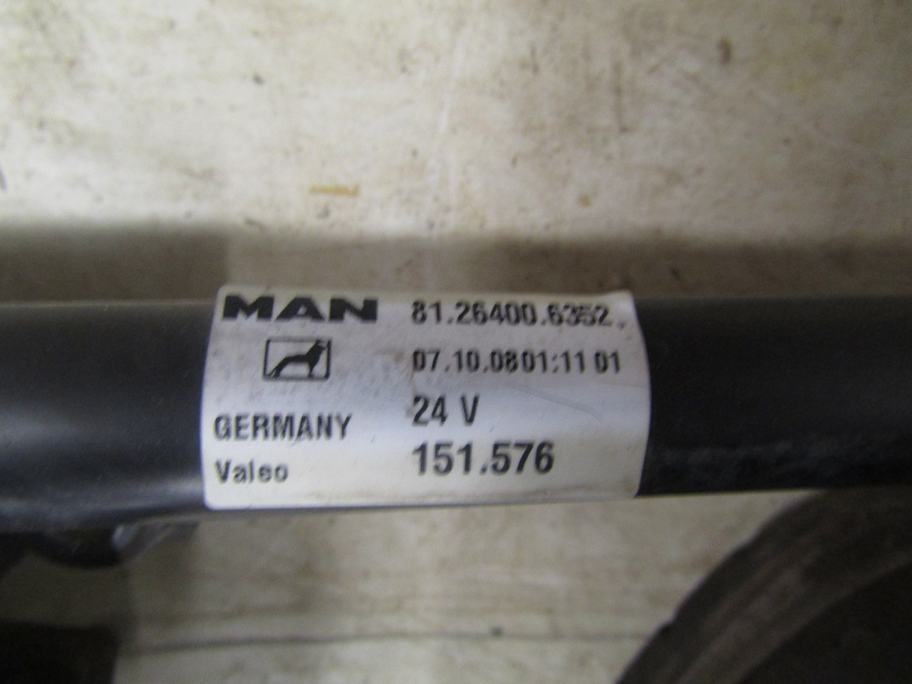 MAN TGL / TGM COMPLETE WIPER MECHANISM 81.26401.6142 - Cabine et intérieur pour Camion: photos 3 MAN TGL / TGM COMPLETE WIPER MECHANISM 81.26401.6142 - Cabine et intérieur pour Camion: photos 3