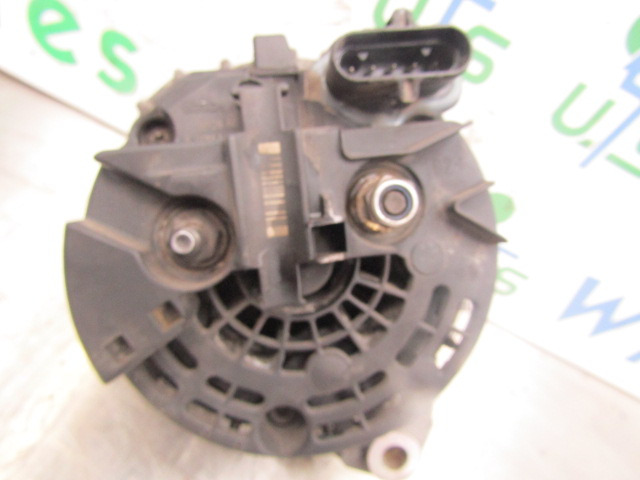 MAN TGM 340 DO836 ALTERNATOR BOSCH TYPE BR28-N1 - Système électrique pour Camion: photos 2 MAN TGM 340 DO836 ALTERNATOR BOSCH TYPE BR28-N1 - Système électrique pour Camion: photos 2