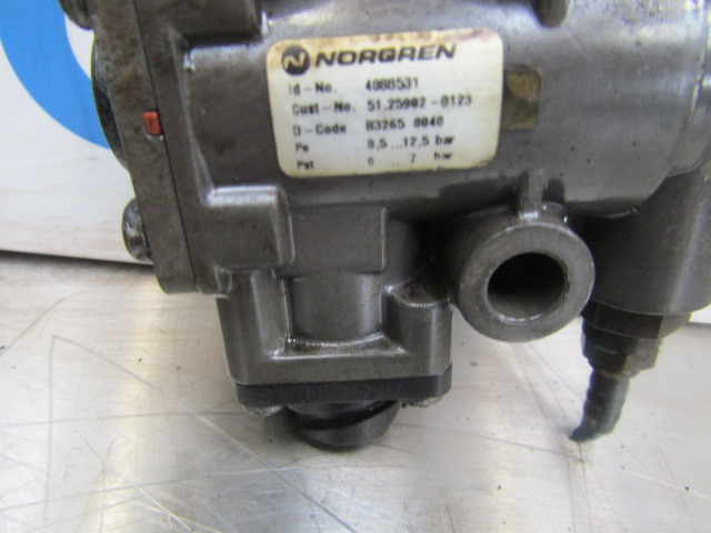 MAN TGM 340 DO836 EGR SOLENOID VALVE NORGREN 4068531 P/NO 51-25907-0123 - Moteur et pièces pour Camion: photos 2 MAN TGM 340 DO836 EGR SOLENOID VALVE NORGREN 4068531 P/NO 51-25907-0123 - Moteur et pièces pour Camion: photos 2