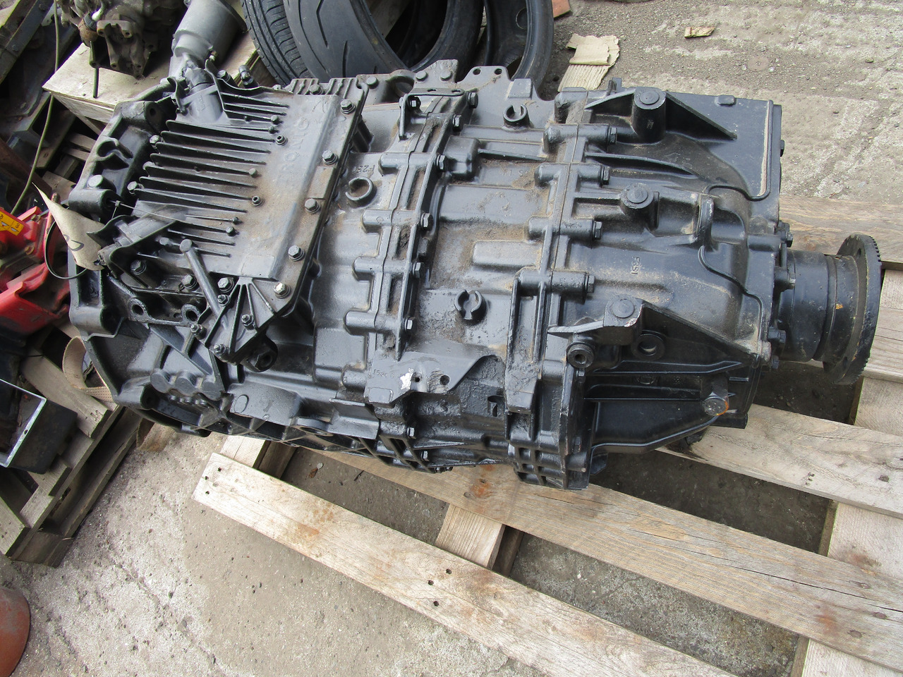 MAN ZF ASTRONIC GEARBOX TYPE 12AS2330TD - Boîte de vitesse pour Camion: photos 1 MAN ZF ASTRONIC GEARBOX TYPE 12AS2330TD - Boîte de vitesse pour Camion: photos 1