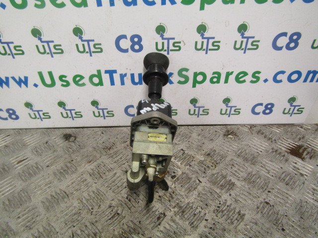 RENAULT PREMIUM DCI HAND BRAKE LEVER/VALVE WABCO P/NO 9617231340 - Système électrique pour Camion: photos 3 RENAULT PREMIUM DCI HAND BRAKE LEVER/VALVE WABCO P/NO 9617231340 - Système électrique pour Camion: photos 3