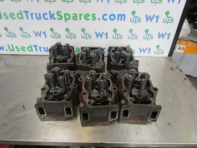 SCANIA 124 420 DC1203 CYLINDER HEAD - Moteur et pièces pour Camion: photos 2 SCANIA 124 420 DC1203 CYLINDER HEAD - Moteur et pièces pour Camion: photos 2