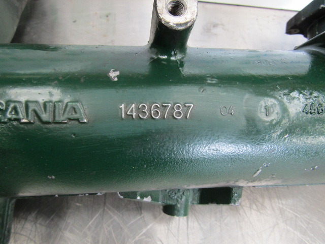 SCANIA 144/164 V8 INLET AIR INTAKE MANIFOLD - Moteur et pièces pour Camion: photos 2 SCANIA 144/164 V8 INLET AIR INTAKE MANIFOLD - Moteur et pièces pour Camion: photos 2