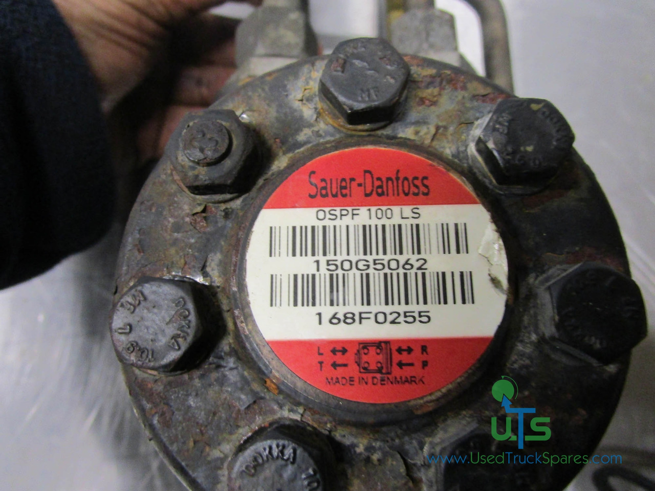SCHMIDT SWINGO 200 POWER STEERING PUMP P/NO 150G5062 - Pompe de support pour Véhicule de voirie/ Spécial: photos 2 SCHMIDT SWINGO 200 POWER STEERING PUMP P/NO 150G5062 - Pompe de support pour Véhicule de voirie/ Spécial: photos 2