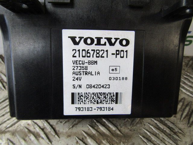 VOLVO BBM ECU P/NO 21067821-P01 - Bloc de gestion pour Camion: photos 2 VOLVO BBM ECU P/NO 21067821-P01 - Bloc de gestion pour Camion: photos 2
