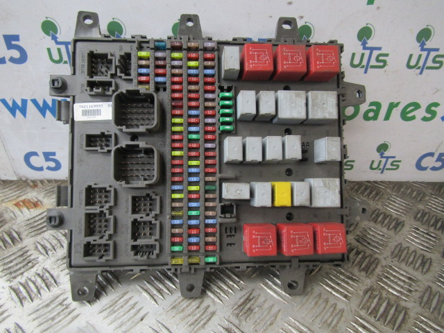 VOLVO FE FUSEBOARD COMPLETE P/NO 518849401 - Système électrique pour Camion: photos 1 VOLVO FE FUSEBOARD COMPLETE P/NO 518849401 - Système électrique pour Camion: photos 1