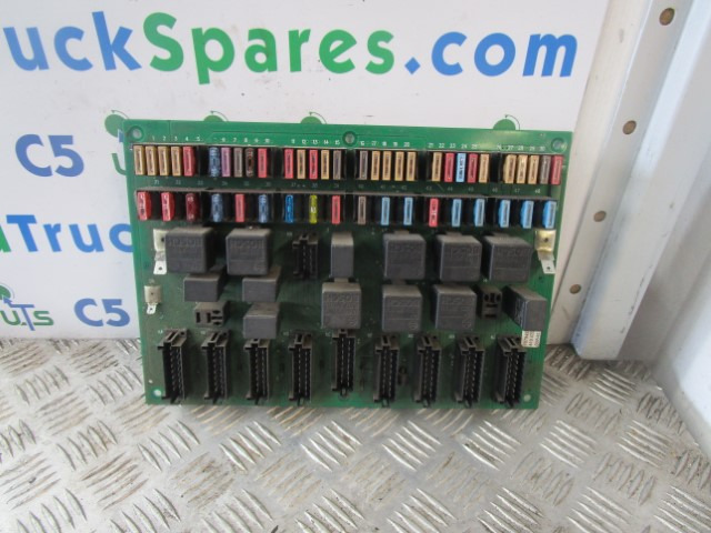 VOLVO FLE/FL6 FUSEBOARD 1079459 P04 - Système électrique pour Camion: photos 1 VOLVO FLE/FL6 FUSEBOARD 1079459 P04 - Système électrique pour Camion: photos 1
