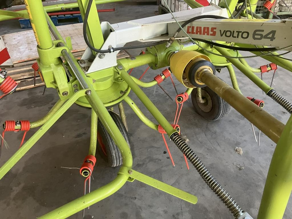 Faneuse CLAAS VOLTO 64: photos 10 Faneuse CLAAS VOLTO 64: photos 10