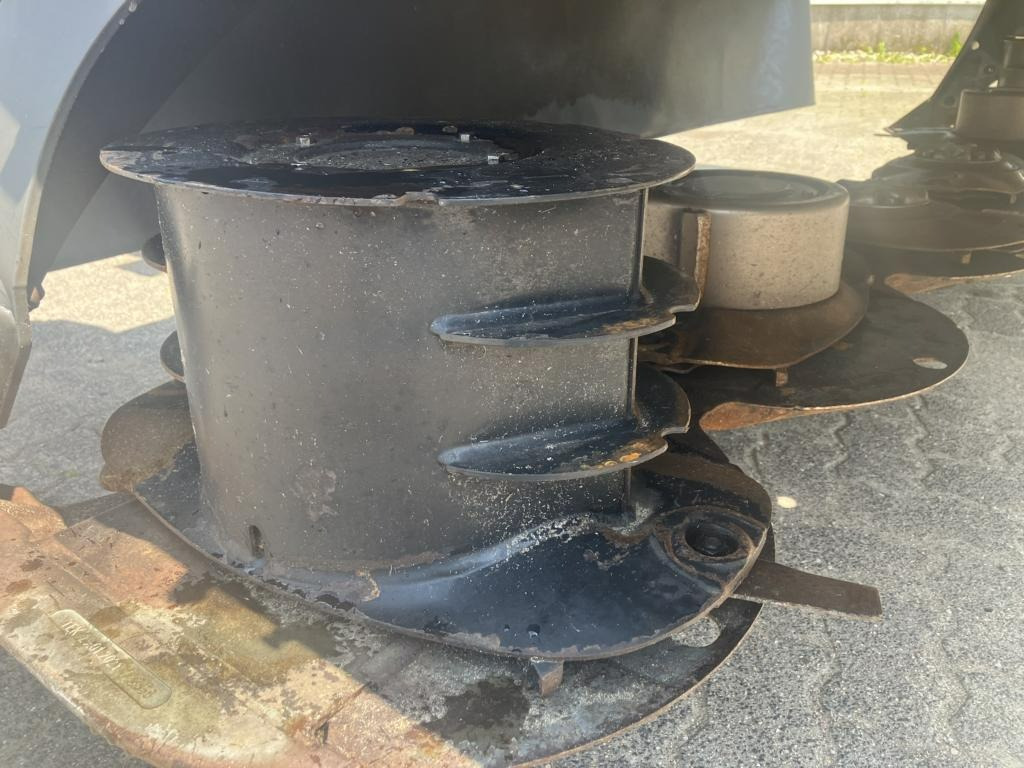 Fendt SLICER 310 FQ - Faucheuse: photos 2 Fendt SLICER 310 FQ - Faucheuse: photos 2