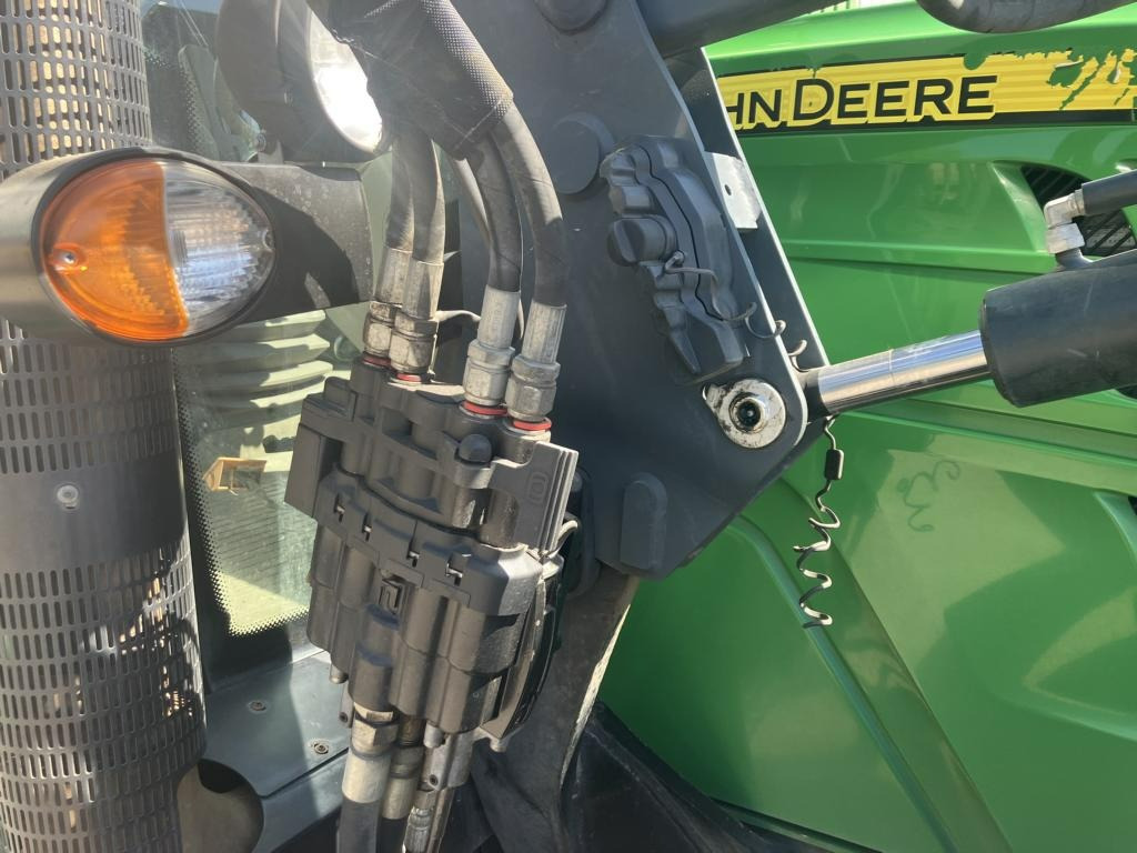 John Deere 6125R - Tracteur agricole: photos 2 John Deere 6125R - Tracteur agricole: photos 2