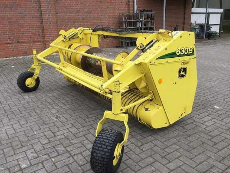 John Deere 630 B - Accessoire aux ensileuses: photos 1 John Deere 630 B - Accessoire aux ensileuses: photos 1