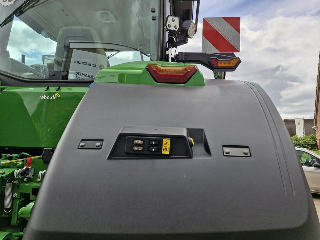 John Deere TRAKTOR 7R330 - Tracteur agricole: photos 3 John Deere TRAKTOR 7R330 - Tracteur agricole: photos 3