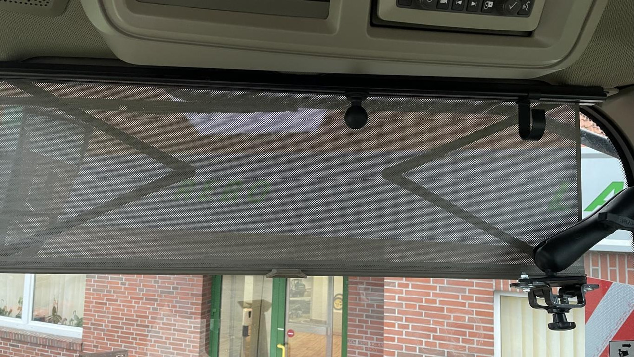 John Deere TRAKTOR 7R330 - Tracteur agricole: photos 3 John Deere TRAKTOR 7R330 - Tracteur agricole: photos 3