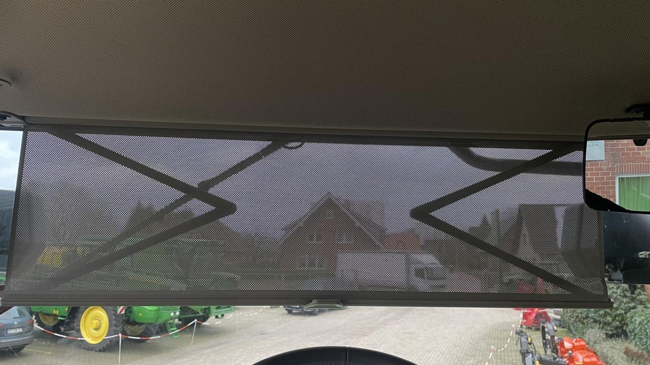 John Deere TRAKTOR 7R330 - Tracteur agricole: photos 4 John Deere TRAKTOR 7R330 - Tracteur agricole: photos 4