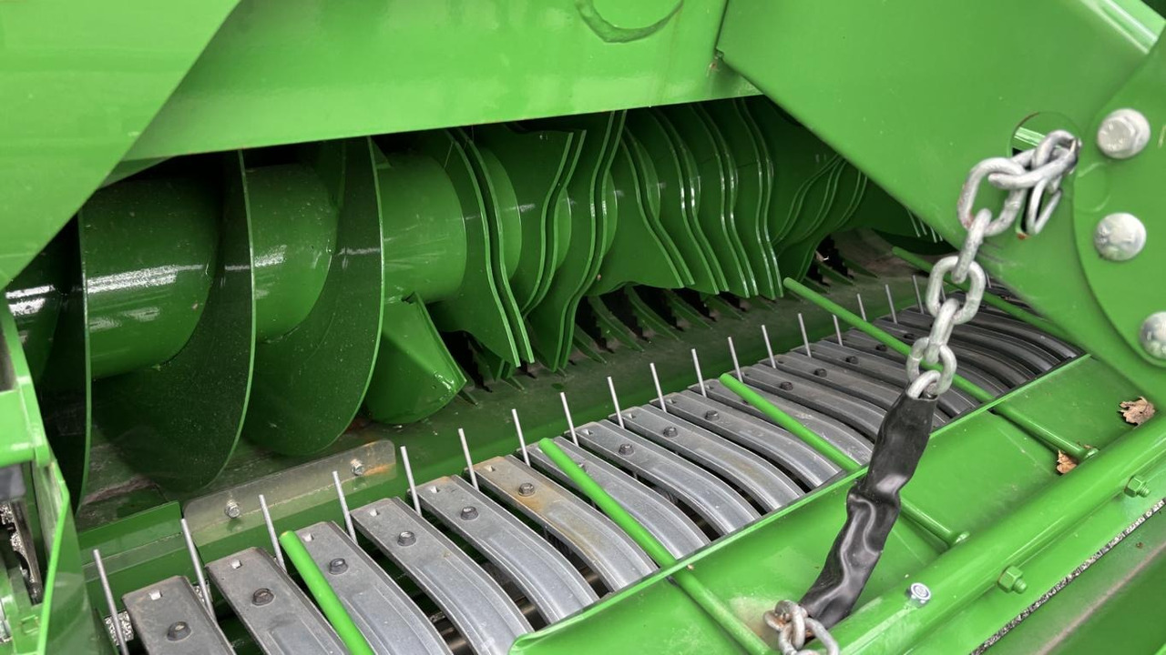 John Deere V461M - PAKET FÜR RUNDBALLENPR - Enrubanneuse: photos 4 John Deere V461M - PAKET FÜR RUNDBALLENPR - Enrubanneuse: photos 4