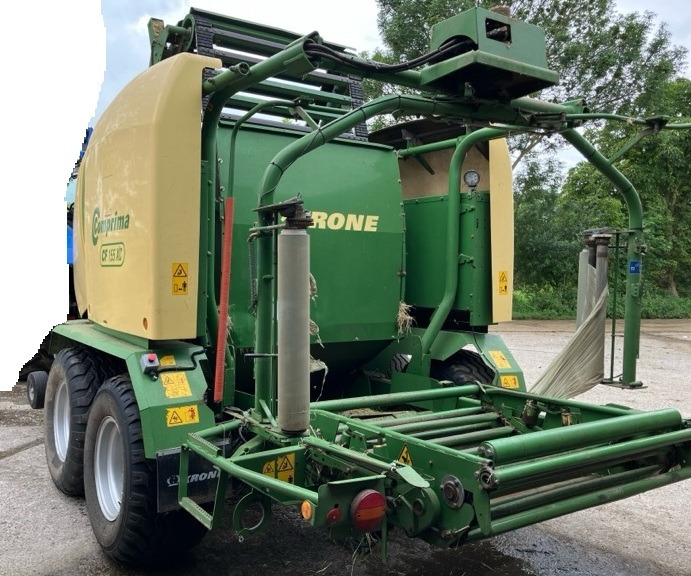 Krone Comprima CF 155 - Matériel de fenaison: photos 2 Krone Comprima CF 155 - Matériel de fenaison: photos 2