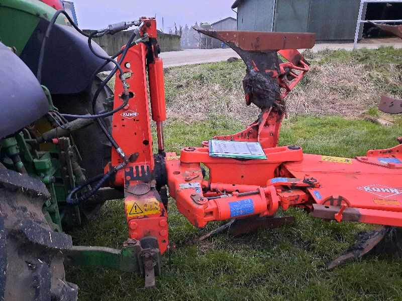 Kuhn MM1235T8010 - Charrue: photos 4 Kuhn MM1235T8010 - Charrue: photos 4