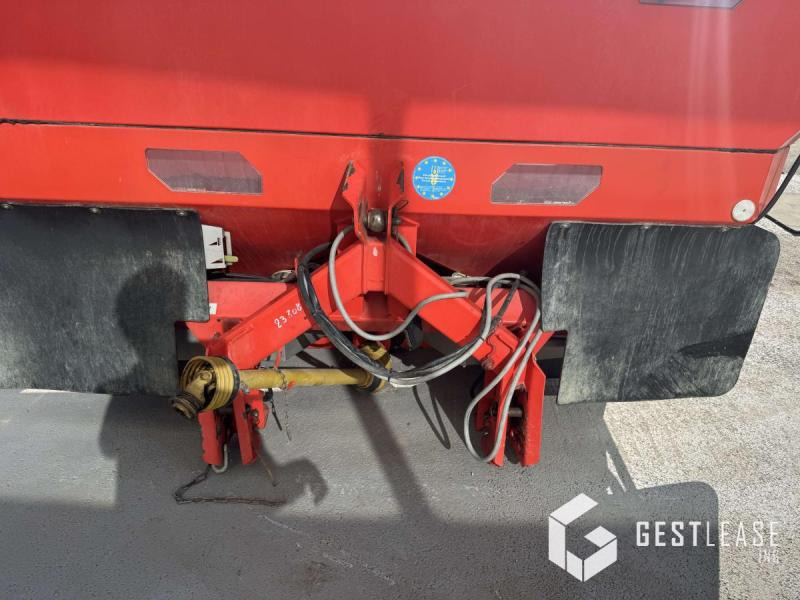 Kuhn AXIS 40.1 W - Distributeur d'engrais: photos 5 Kuhn AXIS 40.1 W - Distributeur d'engrais: photos 5