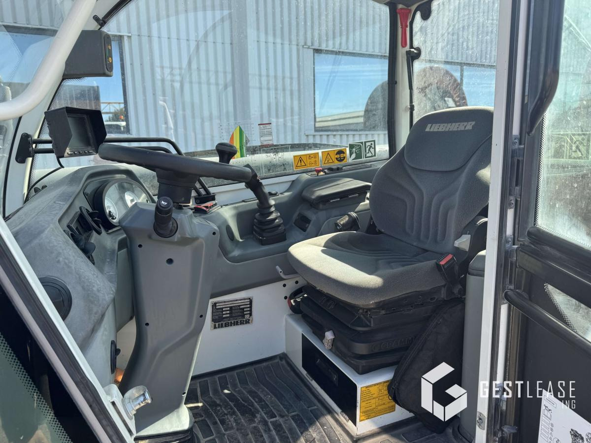 Chariot à mât rétractable LIEBHERR T33.10: photos 10 Chariot à mât rétractable LIEBHERR T33.10: photos 10