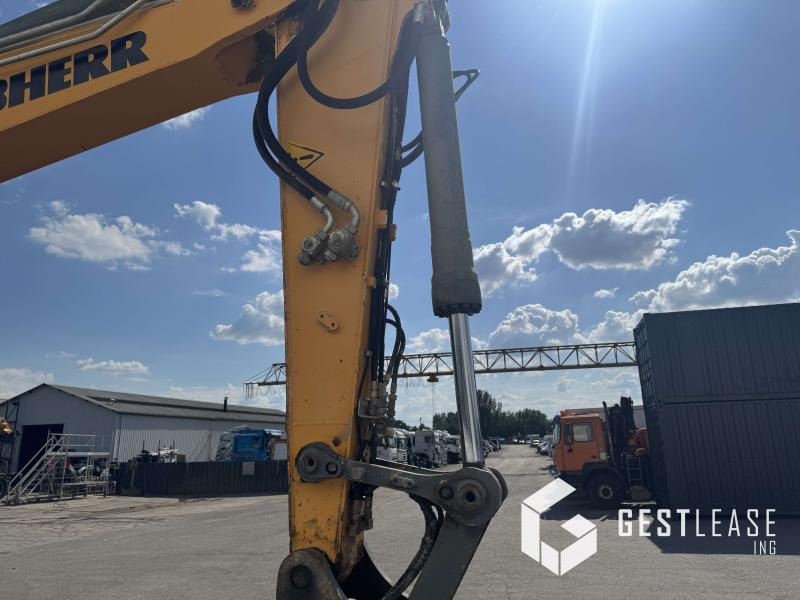 Liebherr R922SLC - Pelle sur chenille: photos 5 Liebherr R922SLC - Pelle sur chenille: photos 5
