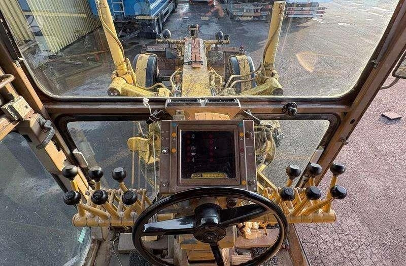 CAT 120 G USA MADE - Niveleuse: photos 5 CAT 120 G USA MADE - Niveleuse: photos 5