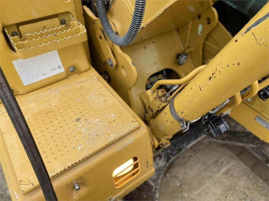 Pelle sur chenille CAT 318 CL: photos 16