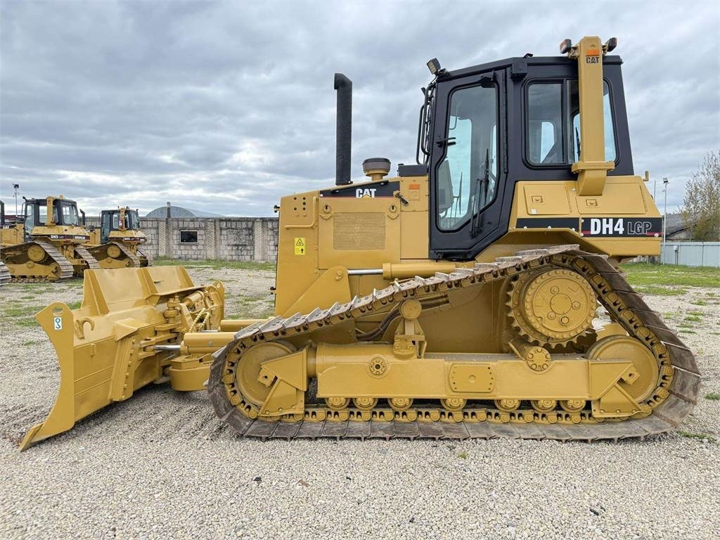 CAT D4H LGP - Bulldozer: photos 3 CAT D4H LGP - Bulldozer: photos 3
