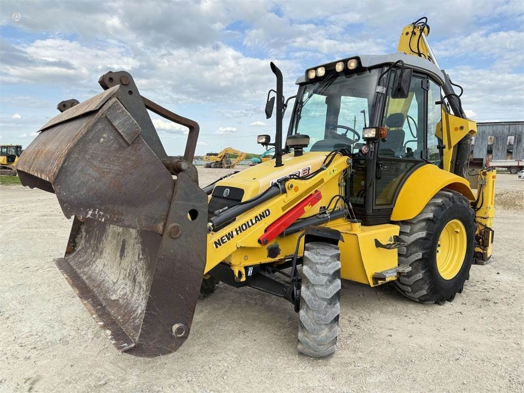 New Holland LB 110 B-4PT - Tractopelle: photos 1 New Holland LB 110 B-4PT - Tractopelle: photos 1