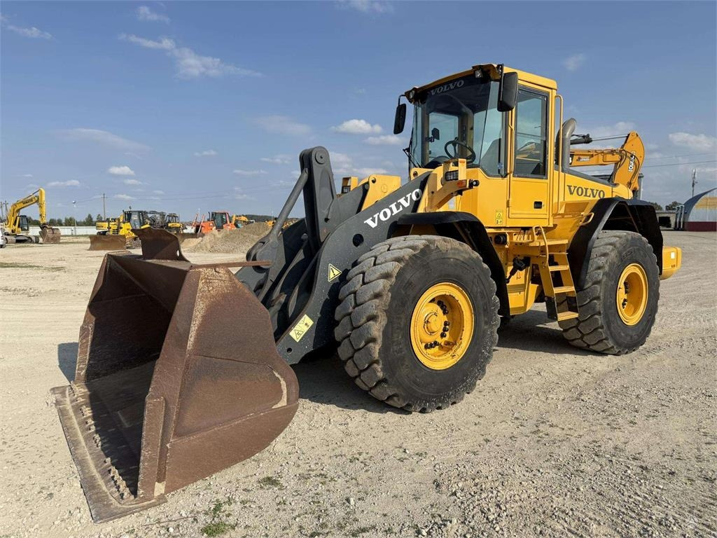 Volvo L 110 E - Chargeuse sur pneus: photos 1 Volvo L 110 E - Chargeuse sur pneus: photos 1