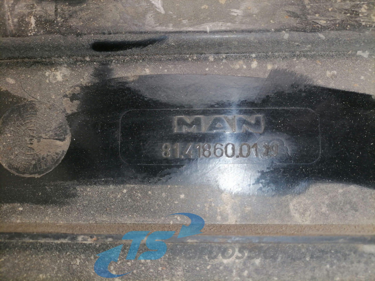 MAN Battery cover 81418600139 - Accumulateur pour Camion: photos 4 MAN Battery cover 81418600139 - Accumulateur pour Camion: photos 4
