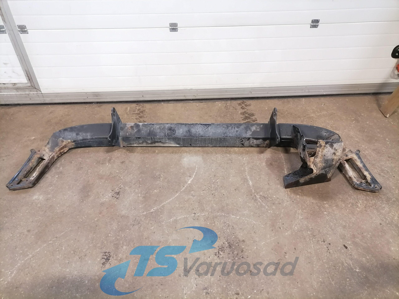 MAN Bumper 81418905171 - Pare-chocs pour Camion: photos 5 MAN Bumper 81418905171 - Pare-chocs pour Camion: photos 5