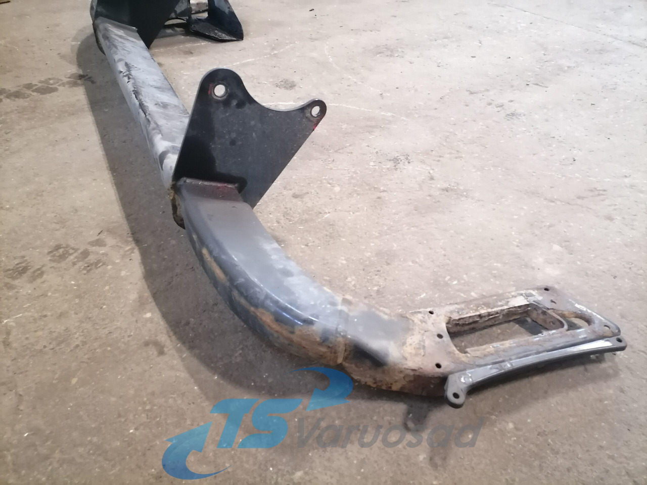 MAN Bumper 81418905171 - Pare-chocs pour Camion: photos 4 MAN Bumper 81418905171 - Pare-chocs pour Camion: photos 4