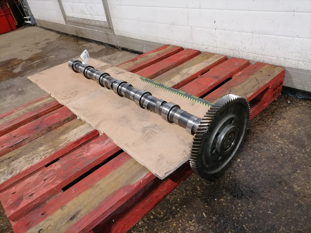 MAN Camshaft 51044006016 - Arbre à cames pour Camion: photos 1 MAN Camshaft 51044006016 - Arbre à cames pour Camion: photos 1