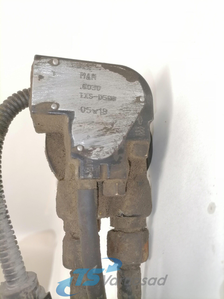 MAN Fuel pick up 81272036030 - Système de carburant pour Camion: photos 3 MAN Fuel pick up 81272036030 - Système de carburant pour Camion: photos 3