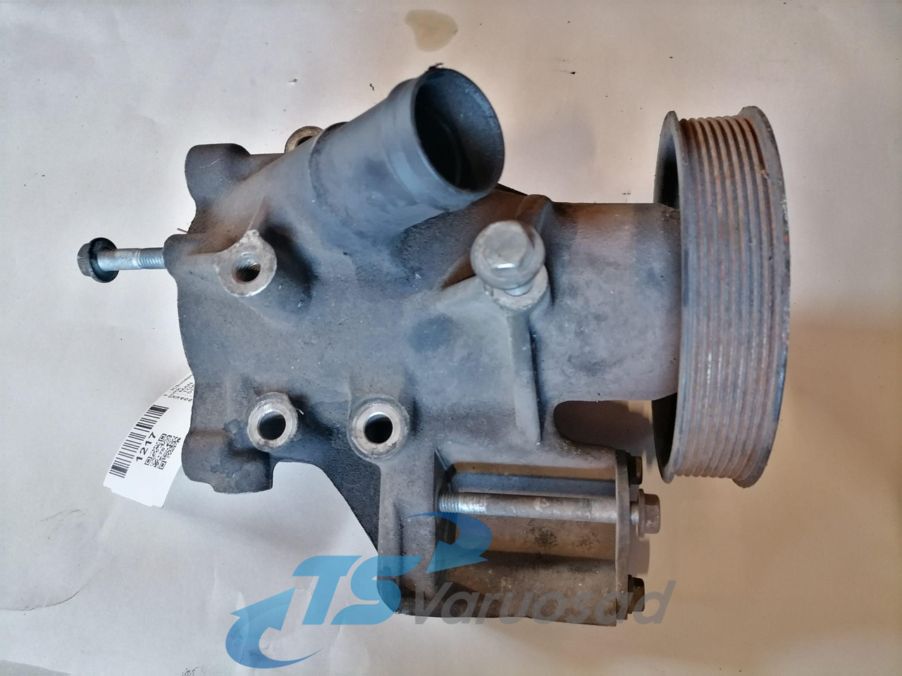 MAN Fuel pump 51385073046 - Pompe à carburant pour Camion: photos 2 MAN Fuel pump 51385073046 - Pompe à carburant pour Camion: photos 2