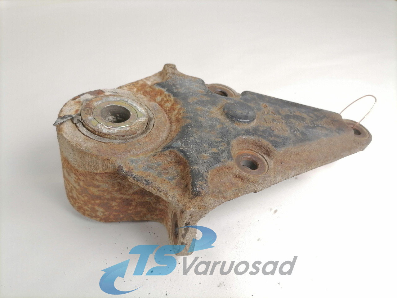 MAN Leaf spring bracket 81413013267 - Suspension pour Camion: photos 2 MAN Leaf spring bracket 81413013267 - Suspension pour Camion: photos 2