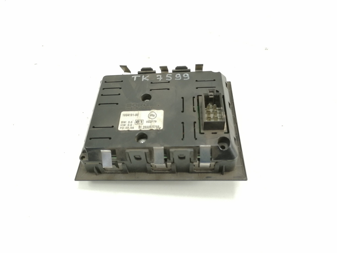 MAN Radio / Telefon 81255056759 - Bloc de gestion pour Camion: photos 3 MAN Radio / Telefon 81255056759 - Bloc de gestion pour Camion: photos 3