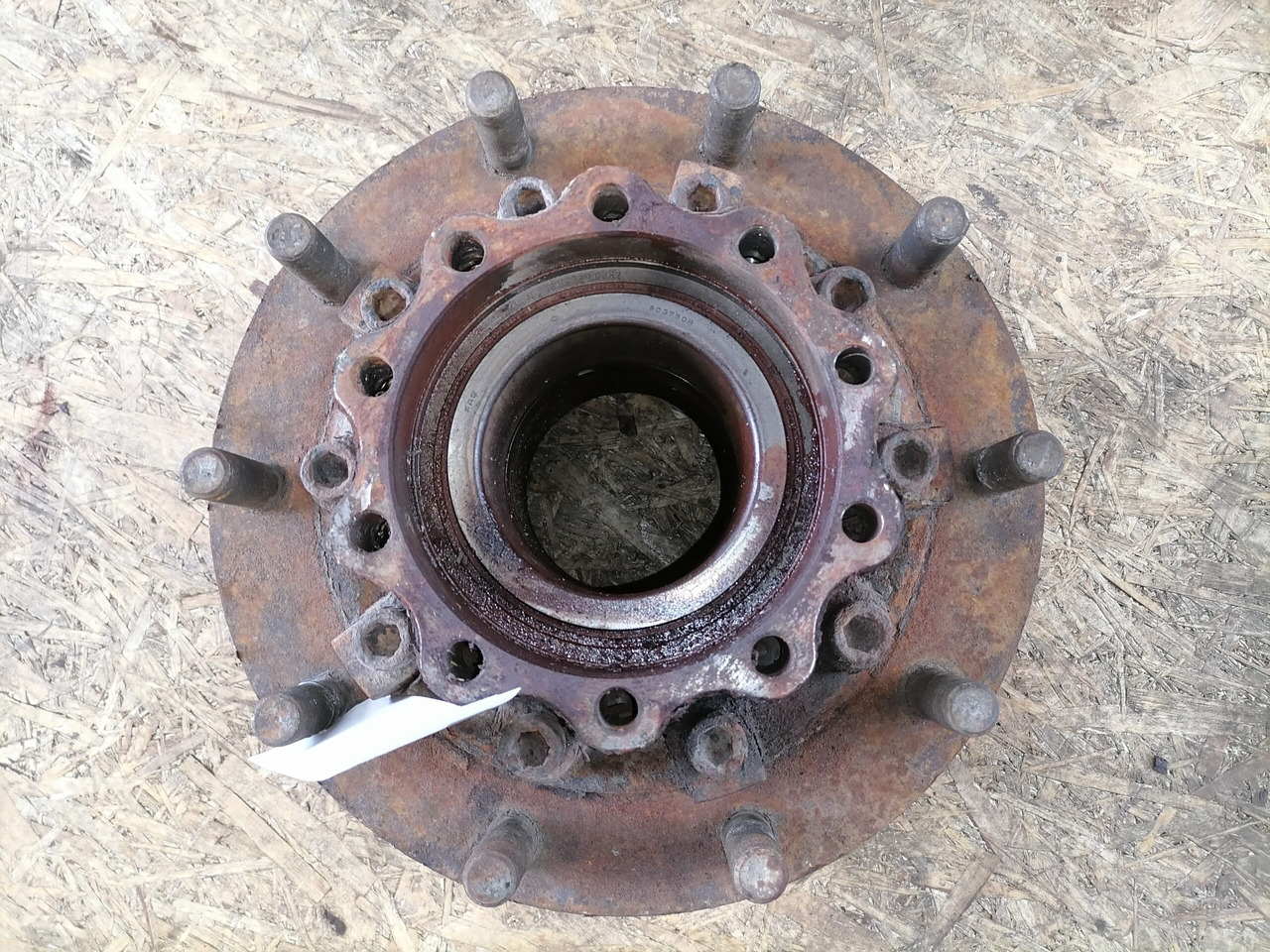 MAN Rear axel hub 81357013155 - Moyeu pour Camion: photos 2 MAN Rear axel hub 81357013155 - Moyeu pour Camion: photos 2