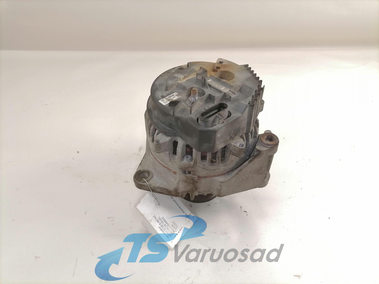 Mercedes-Benz Alternator A0121546802 - Alternateur pour Camion: photos 1 Mercedes-Benz Alternator A0121546802 - Alternateur pour Camion: photos 1