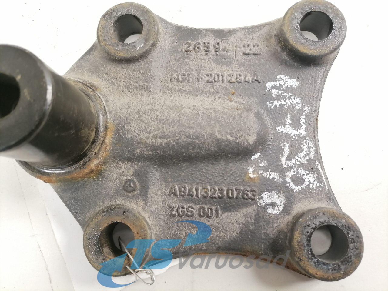 Mercedes-Benz Anti-roll bar bracket A9413230763 - Barre stabilisatrice pour Camion: photos 2 Mercedes-Benz Anti-roll bar bracket A9413230763 - Barre stabilisatrice pour Camion: photos 2