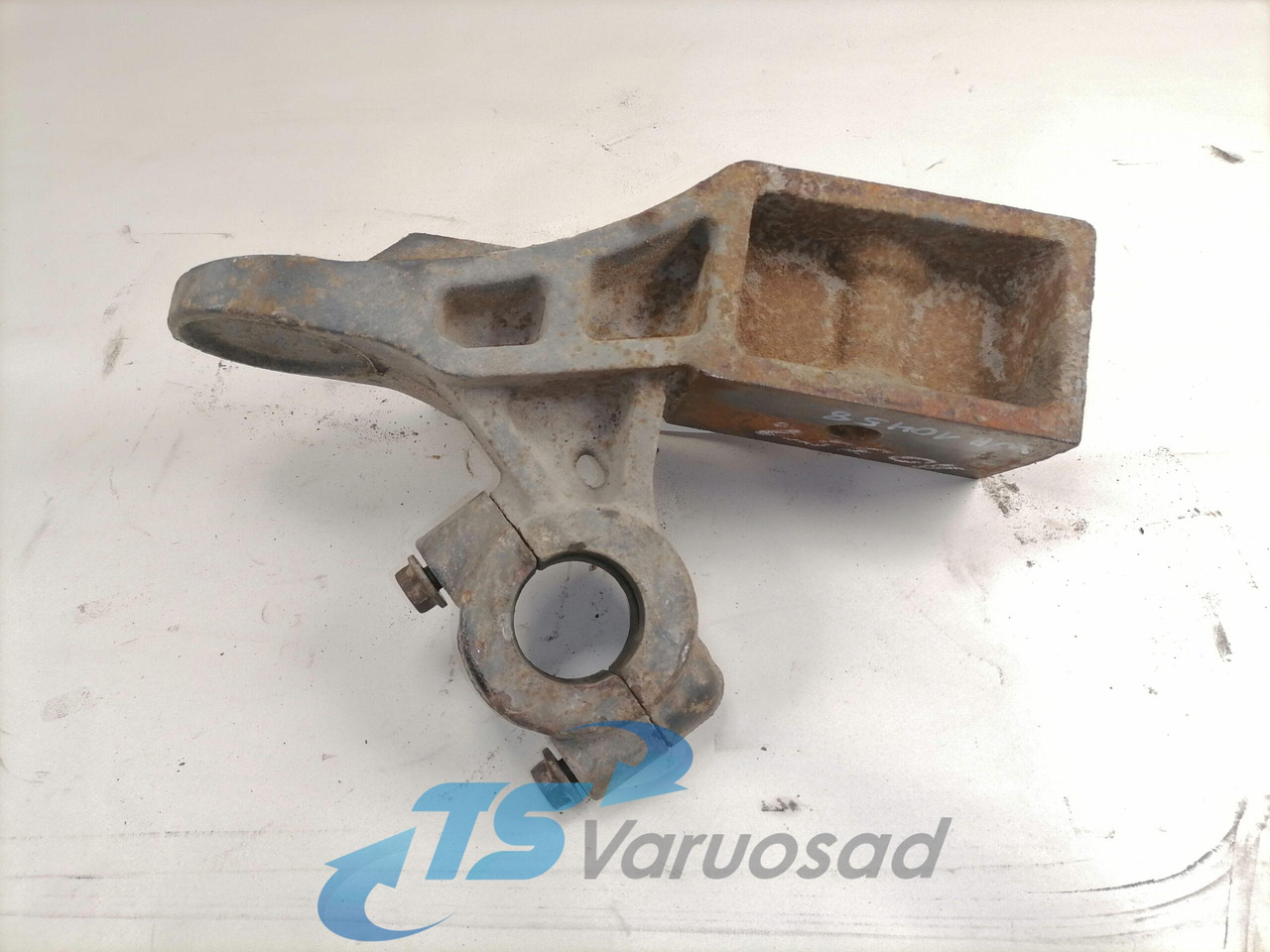 Mercedes-Benz Anti-roll bar bracket A9433234784 - Barre stabilisatrice pour Camion: photos 2 Mercedes-Benz Anti-roll bar bracket A9433234784 - Barre stabilisatrice pour Camion: photos 2