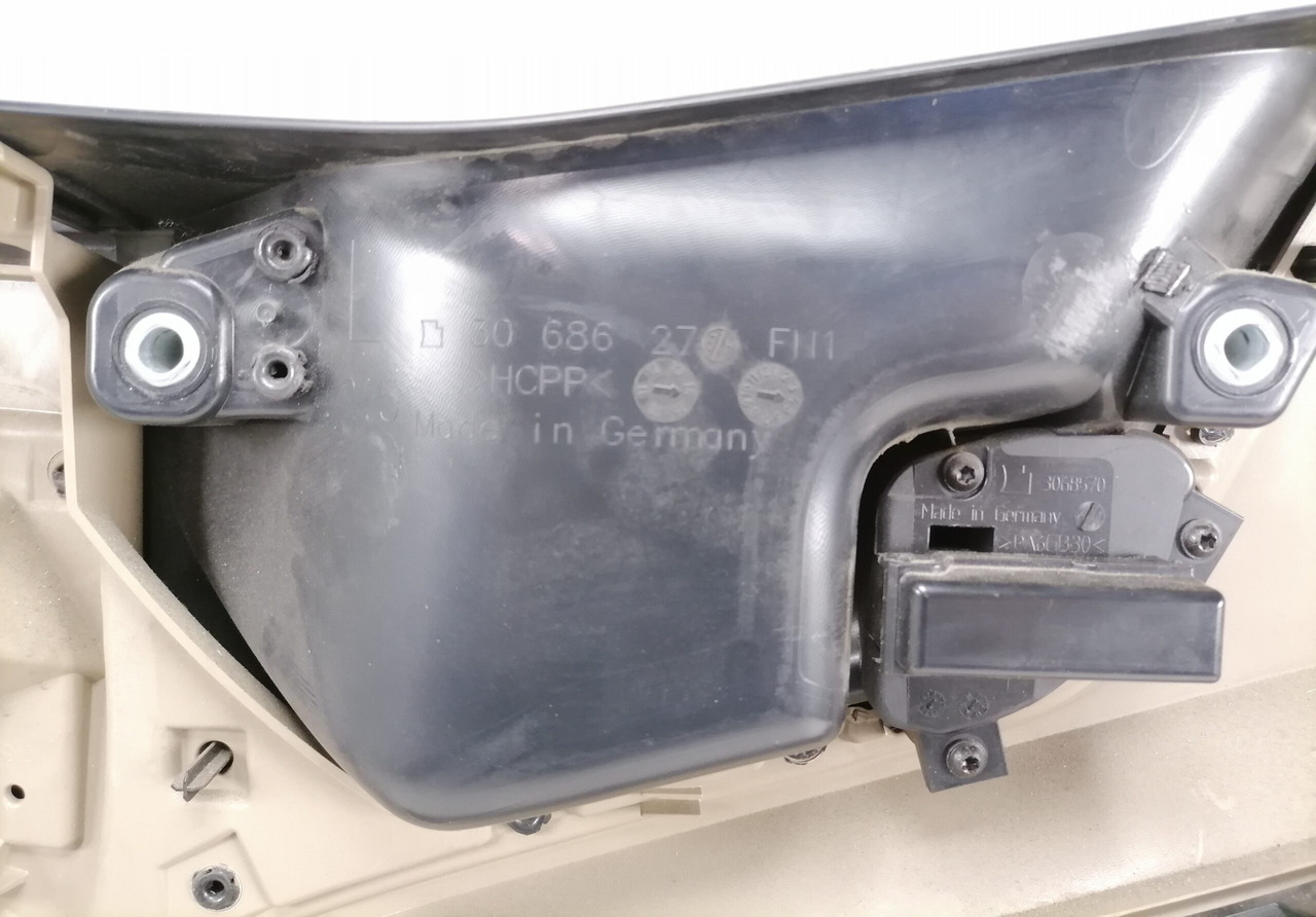 Mercedes-Benz Door trim panel A9607272471 - Portière et pièces pour Camion: photos 4 Mercedes-Benz Door trim panel A9607272471 - Portière et pièces pour Camion: photos 4