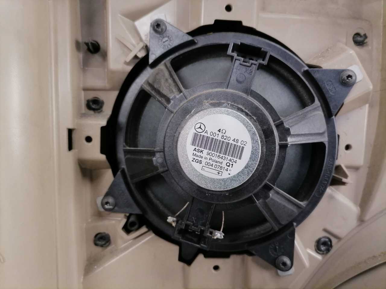 Mercedes-Benz Door trim panel A9607272471 - Portière et pièces pour Camion: photos 3 Mercedes-Benz Door trim panel A9607272471 - Portière et pièces pour Camion: photos 3