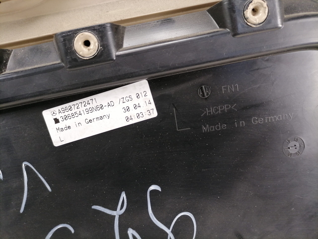 Mercedes-Benz Door trim panel A9607272471 - Portière et pièces pour Camion: photos 5 Mercedes-Benz Door trim panel A9607272471 - Portière et pièces pour Camion: photos 5