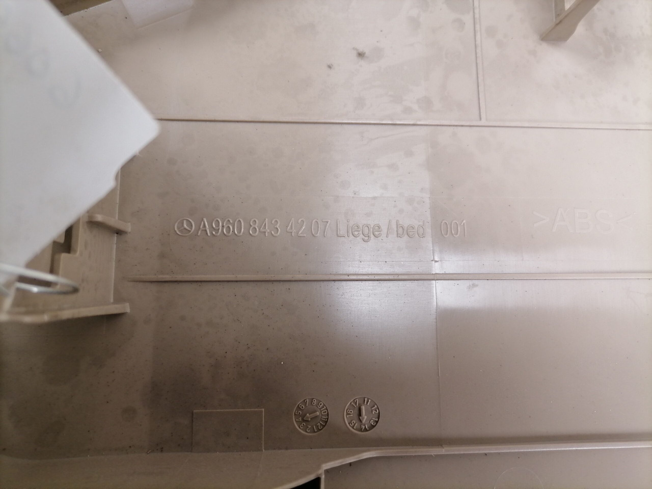 Mercedes-Benz Salongi plastik A9608434207 - Pièce universelle pour Camion: photos 3 Mercedes-Benz Salongi plastik A9608434207 - Pièce universelle pour Camion: photos 3