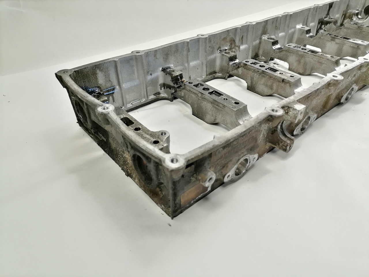 Mercedes-Benz Vahekaas A4710511402 - Culasse pour Camion: photos 3 Mercedes-Benz Vahekaas A4710511402 - Culasse pour Camion: photos 3