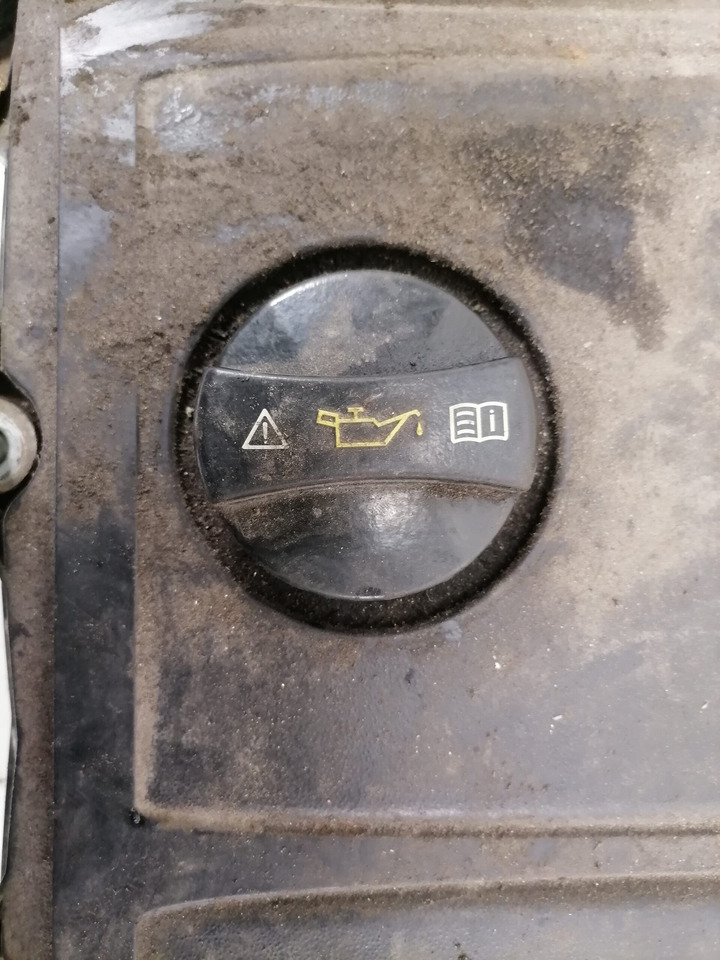 Mercedes-Benz Valve cover A4710101730 - Culasse pour Camion: photos 5 Mercedes-Benz Valve cover A4710101730 - Culasse pour Camion: photos 5