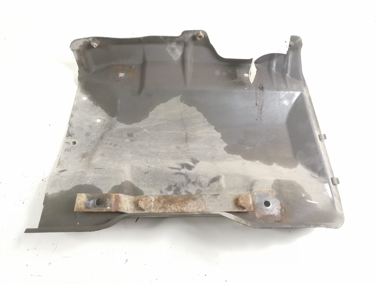 Scania Air filter housing carrier 1753473 - Système d'admission d'air pour Camion: photos 1 Scania Air filter housing carrier 1753473 - Système d'admission d'air pour Camion: photos 1
